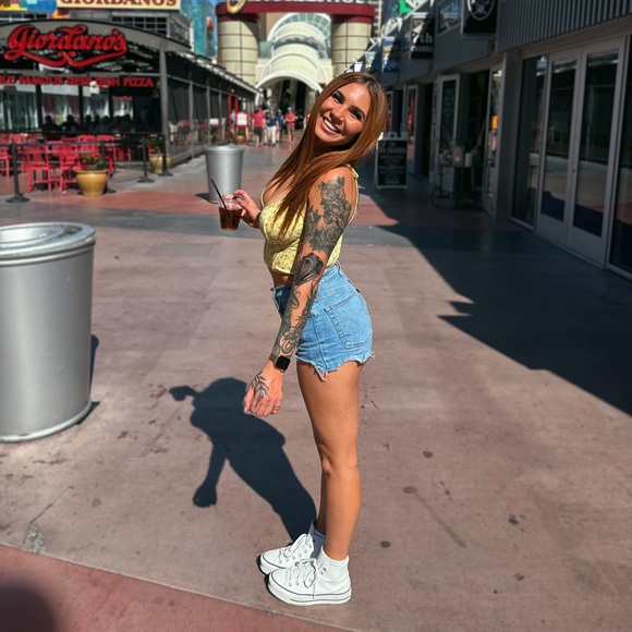 ♡ meet the seller ♡ - Picture 2 of 6